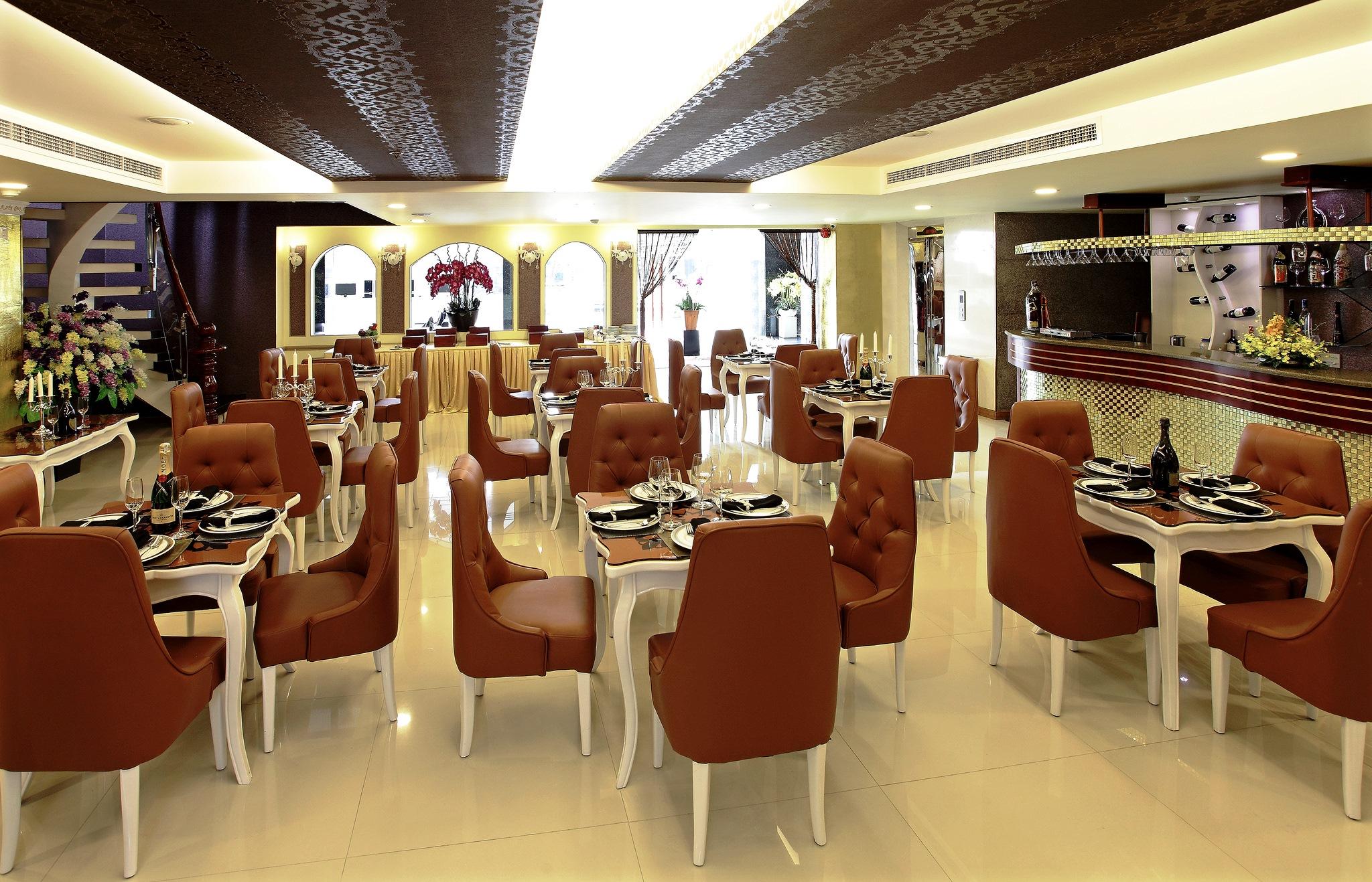 Golden Crown Hotel Ho Chi Minh City Exterior photo
