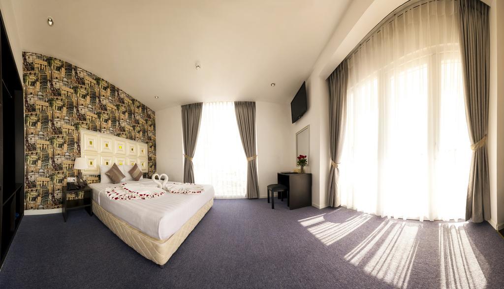 Golden Crown Hotel Ho Chi Minh City Exterior photo