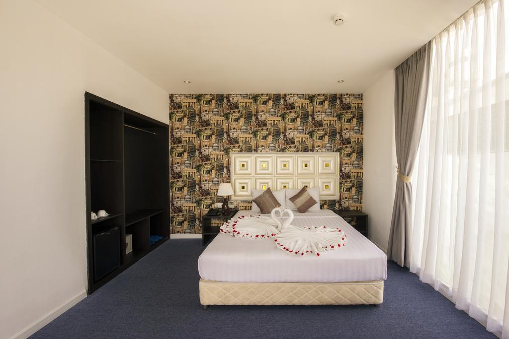 Golden Crown Hotel Ho Chi Minh City Exterior photo